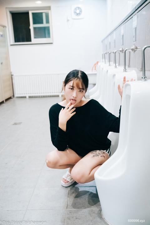  SonSon (손손) - Public Toilet - part 01